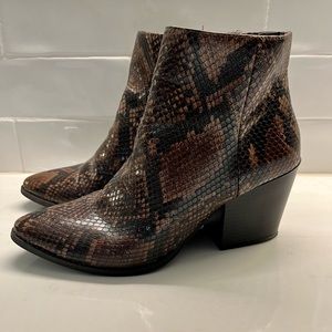 Cute snake skin print boots size 7